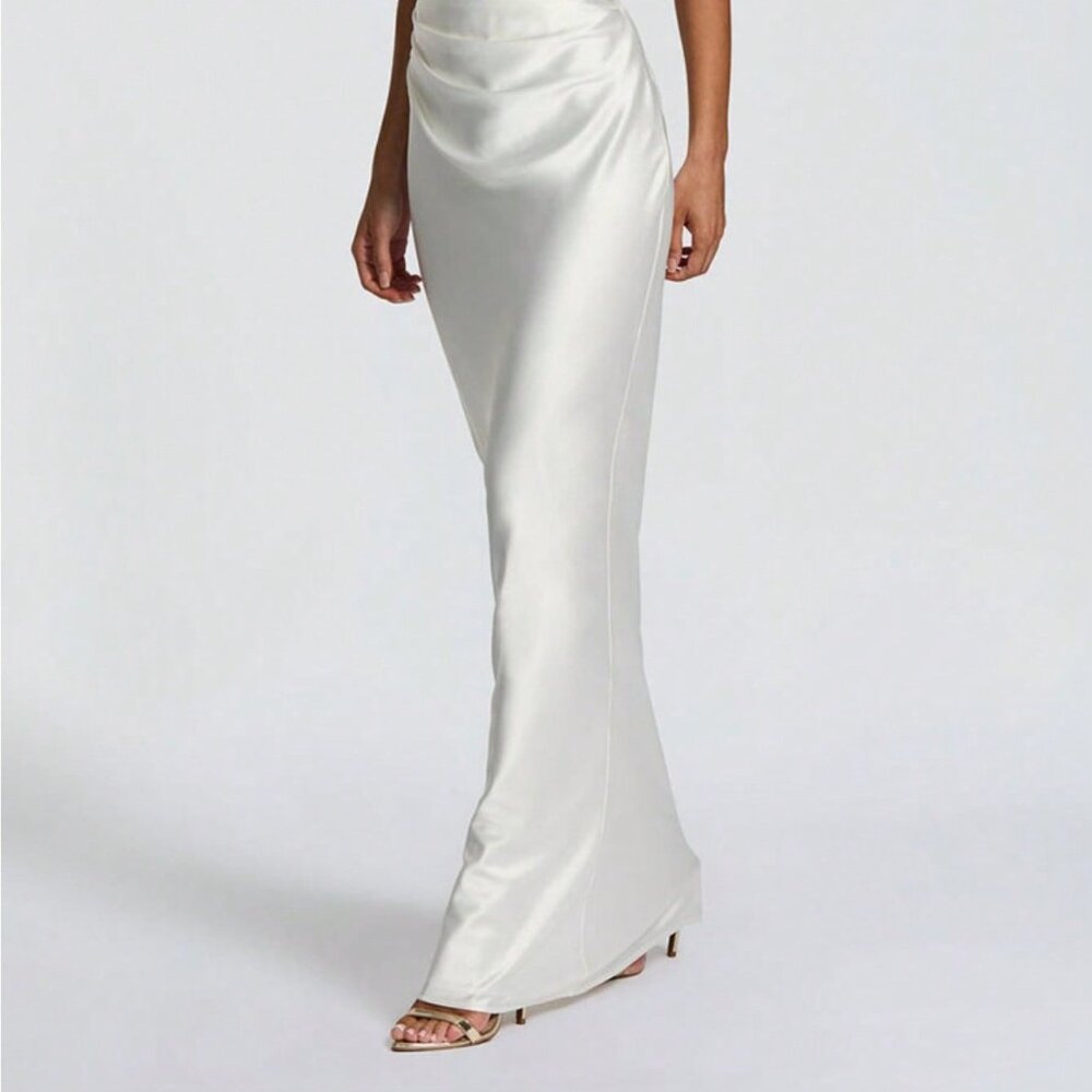 White Elegant Women's Satin Prom Dress with Cinching Waist Lace-Up Slip Gown - Picture 3 of 4
